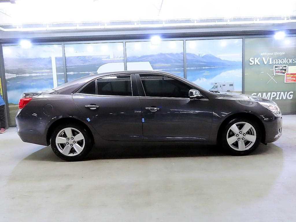 Chevrolet Malibu - Vista 3