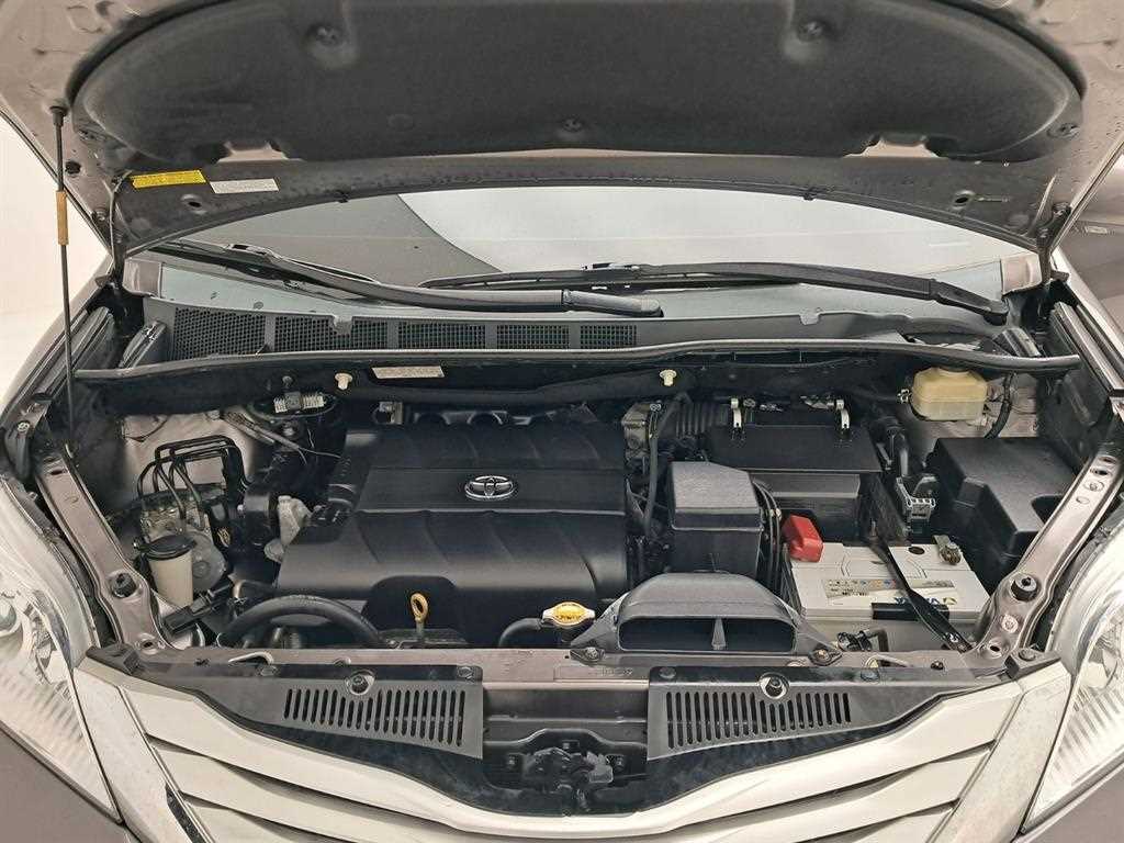 Toyota Siena 2014 Gris - Importación desde Corea - HF Imports Iquique - Foto 19