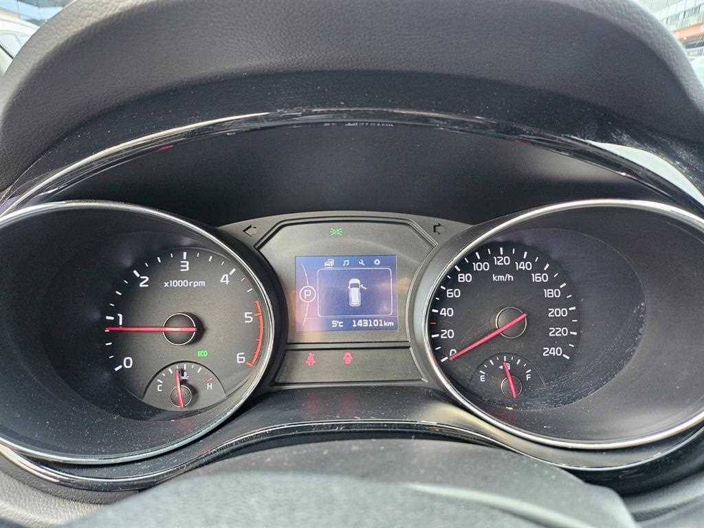 KIA Carnival - Vista 11