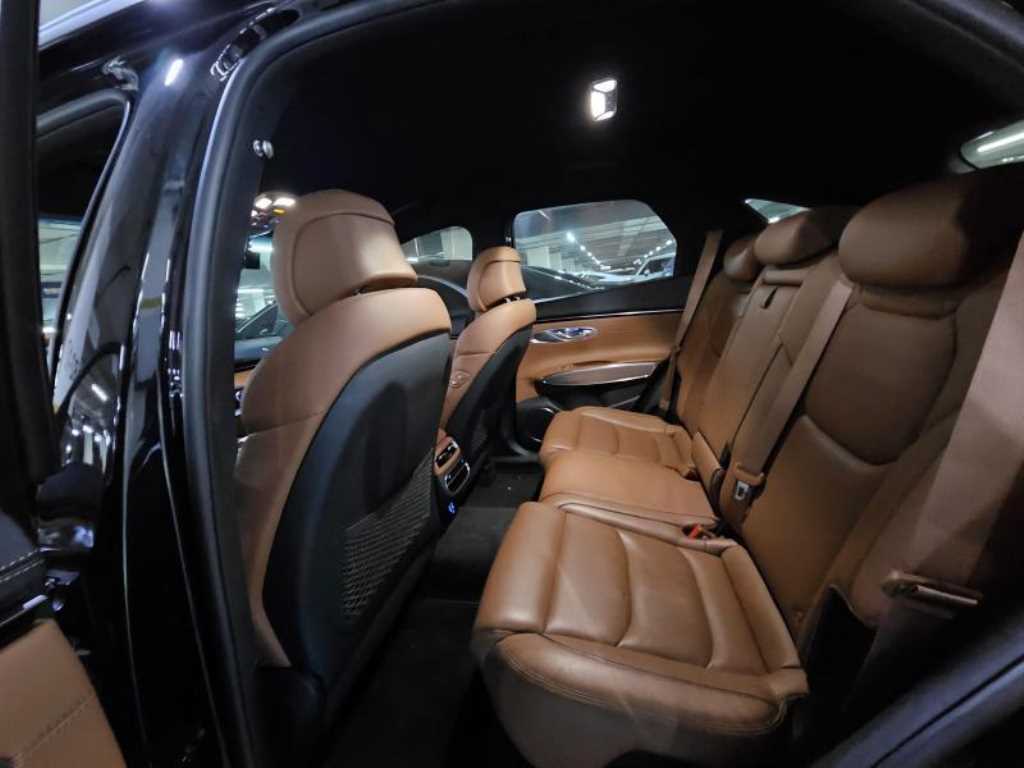 Genesis GV70 - Vista 3