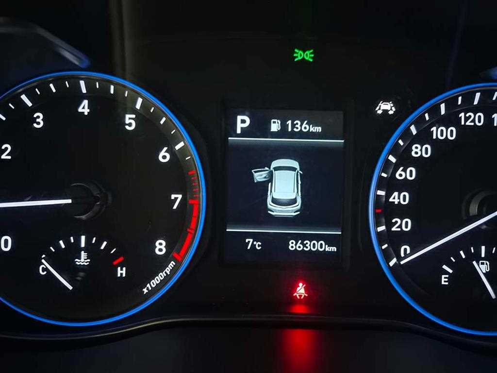 HYUNDAI Kona - Vista 9