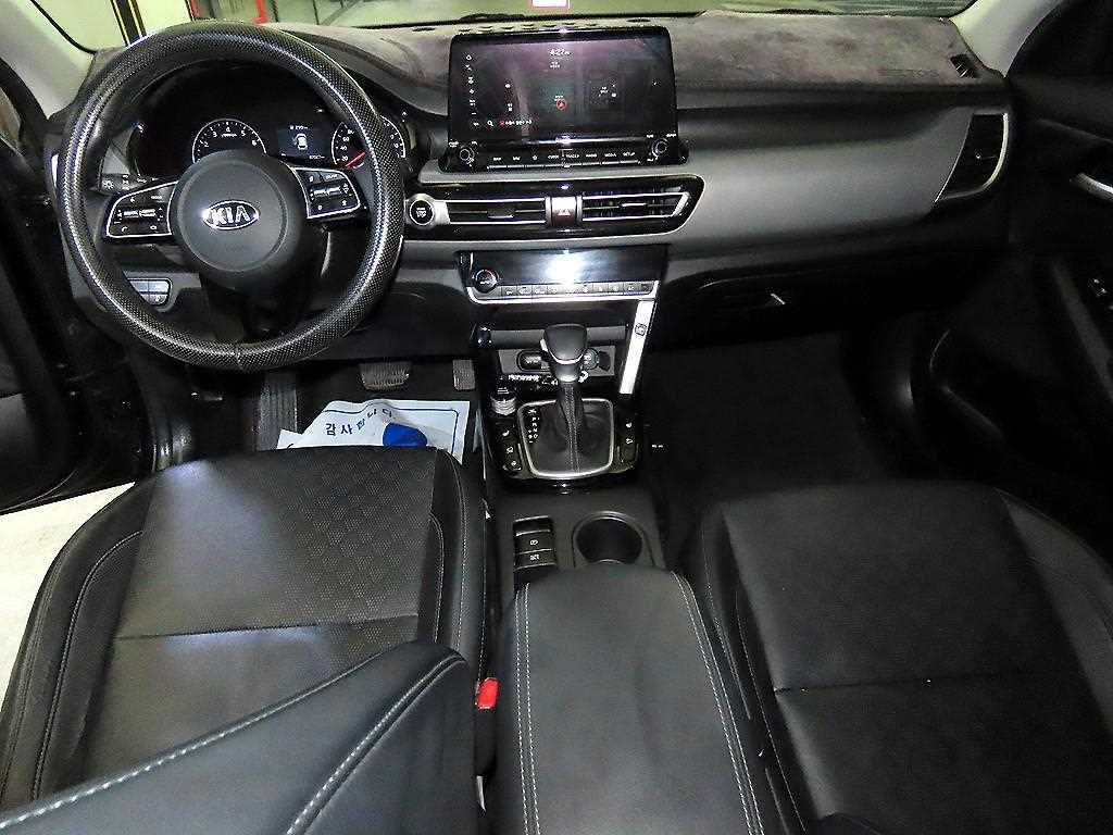 KIA Seltos - Vista 10