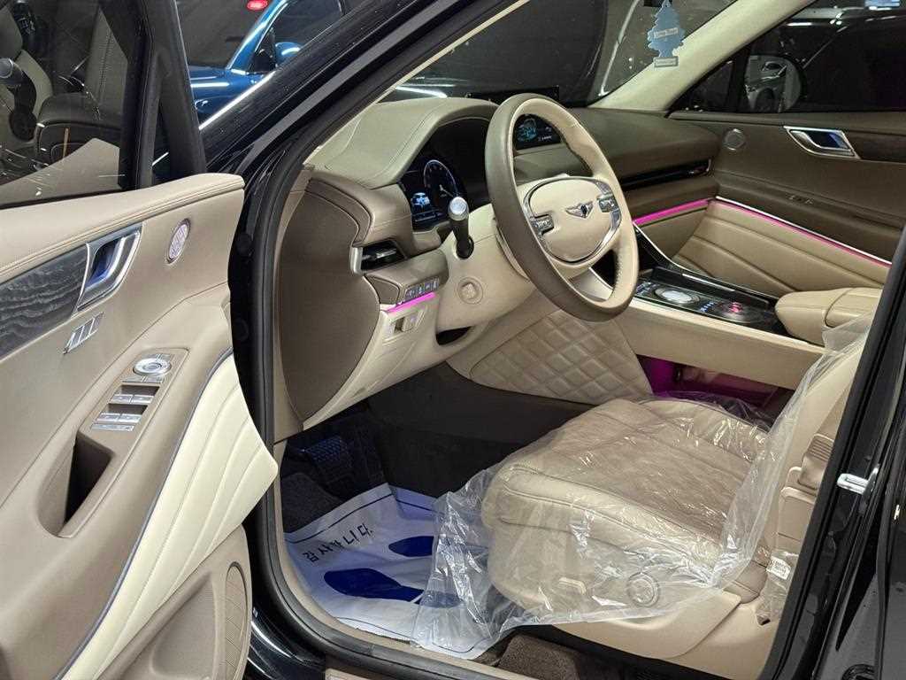 Genesis GV80 - Vista 8