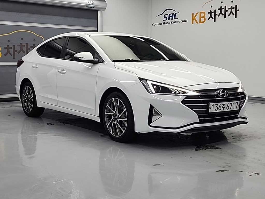 HYUNDAI Avante - Vista 4