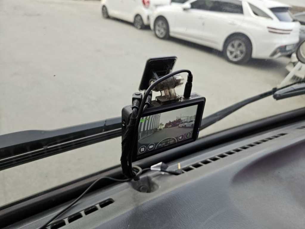 medium and large bus Hyundai bus - Vista 12