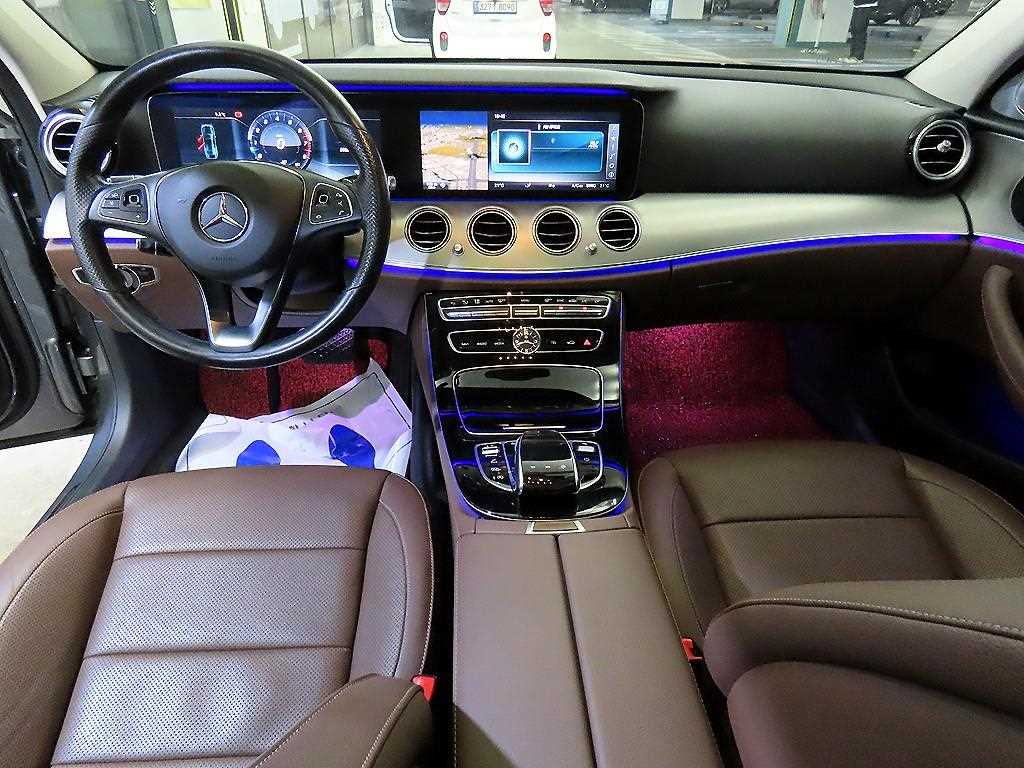 Mercedes Benz E class - Vista 10