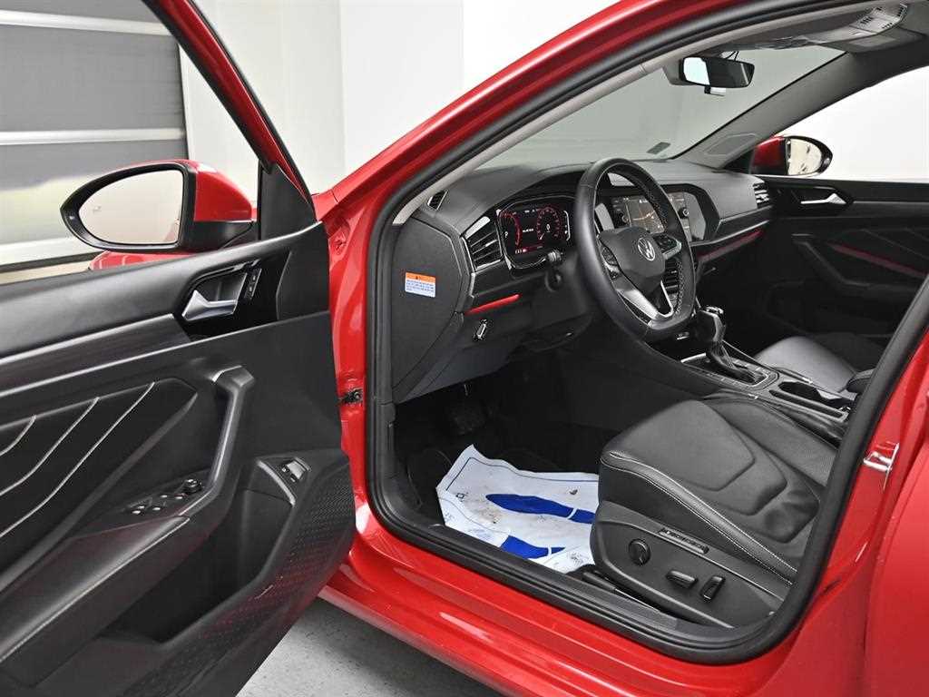 Volkswagen Jetta - Vista 11