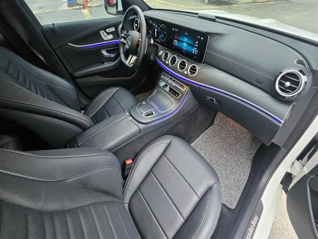 Mercedes Benz E class - Vista 8