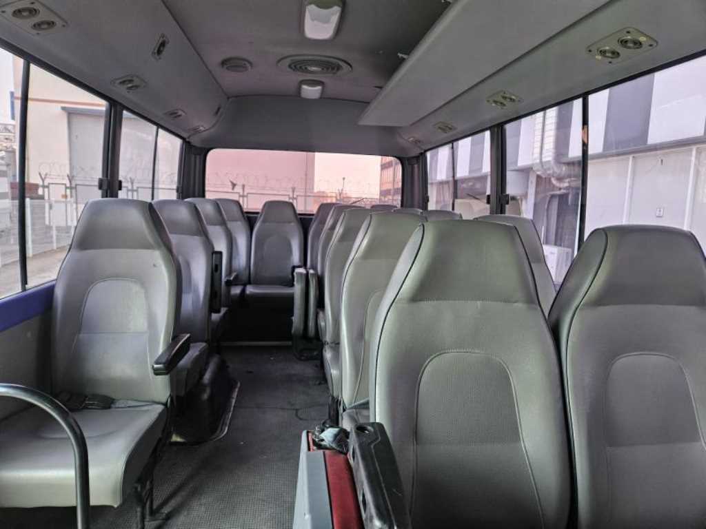 medium and large bus Hyundai bus 2009 Blanco - Importación desde Corea - HF Imports Iquique - Foto 16