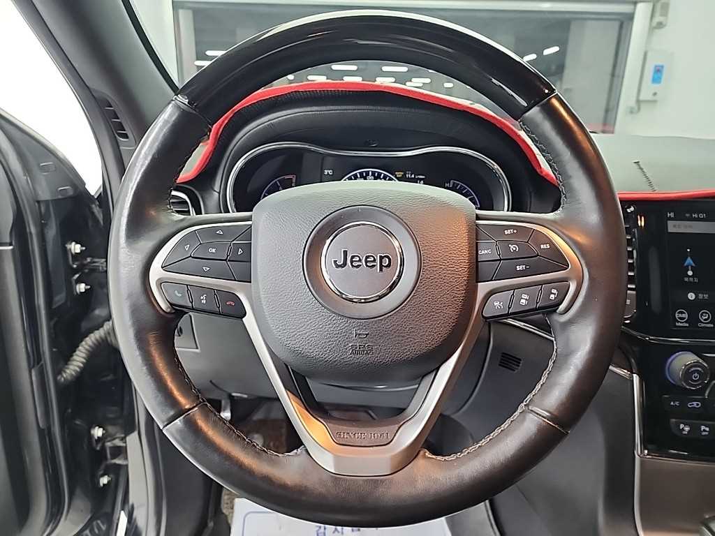 Jeep Cherokee - Vista 9