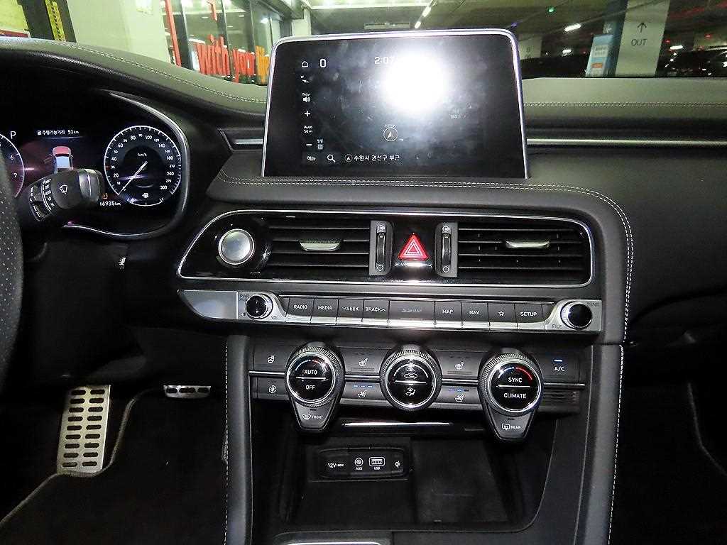 Genesis G70 - Vista 11