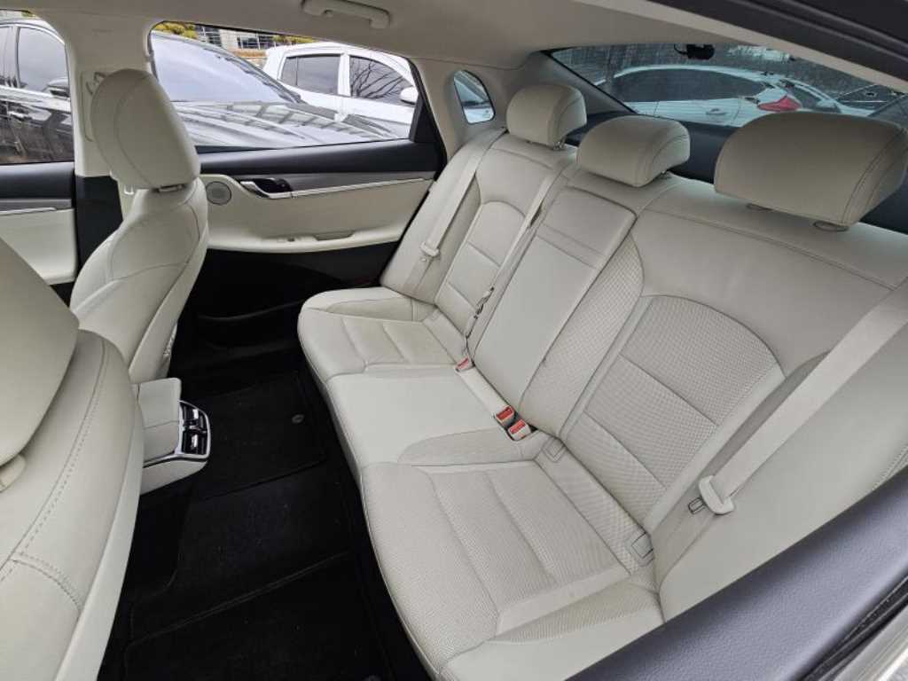 HYUNDAI Grandeur - Vista 7