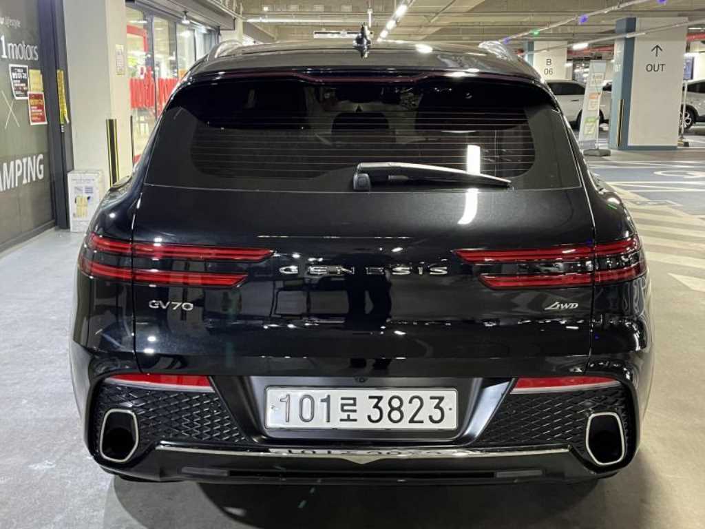 Genesis GV70 - Vista 5