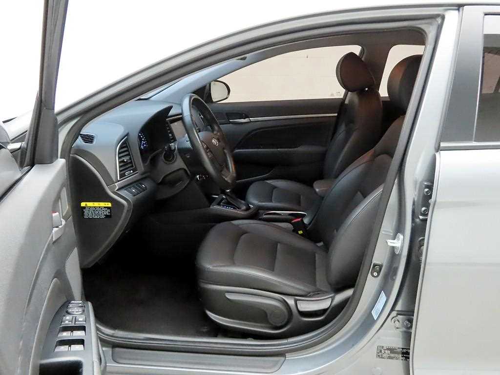 HYUNDAI Avante - Vista 12