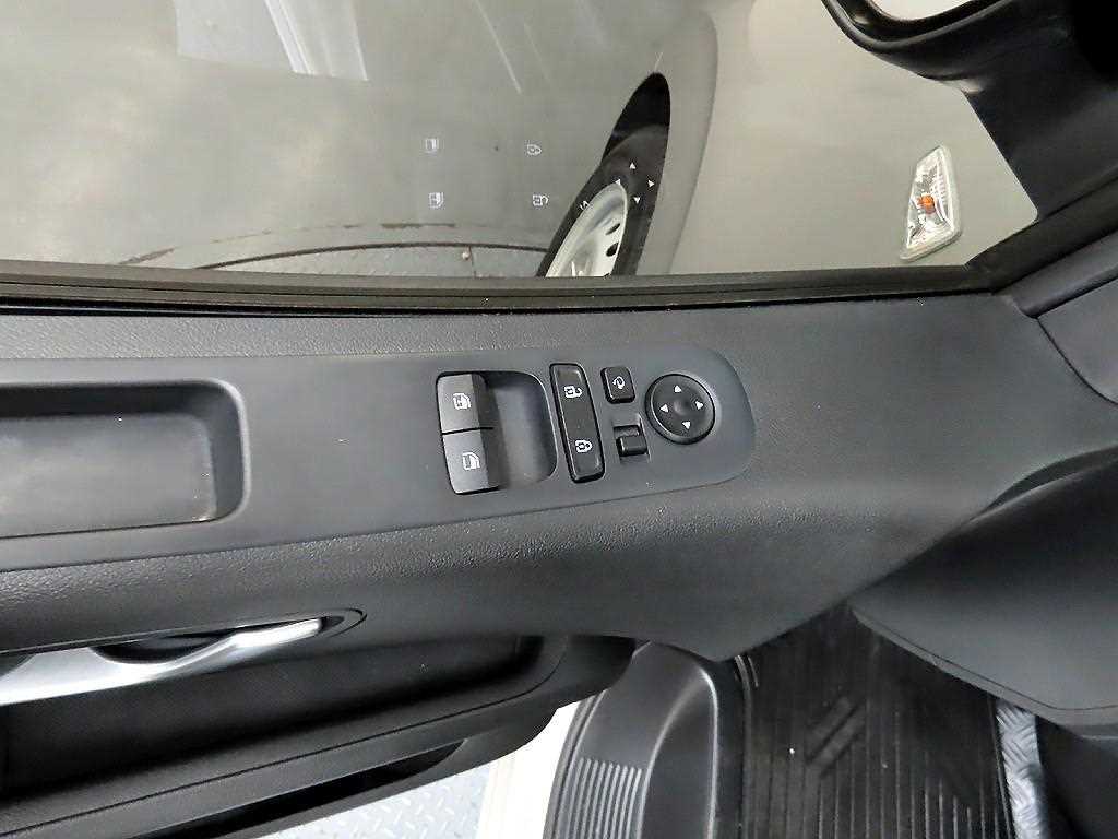 HYUNDAI Staria - Vista 11