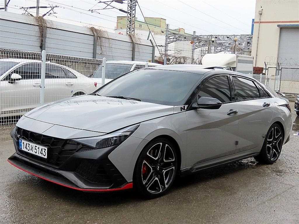 HYUNDAI Avante - Vista 2