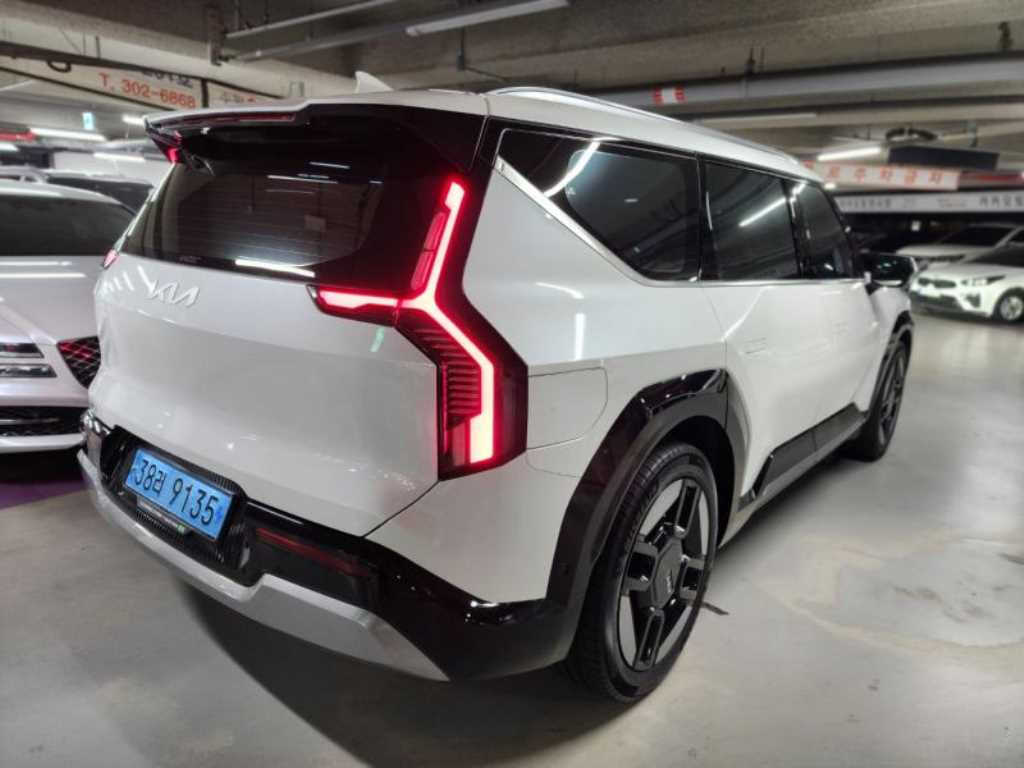 KIA EV9 - Vista 4