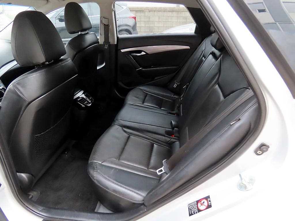 HYUNDAI i40 - Vista 6