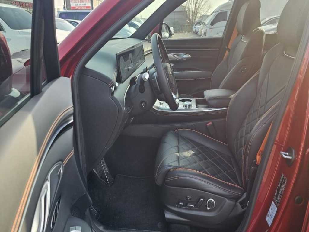 Genesis GV70 - Vista 6