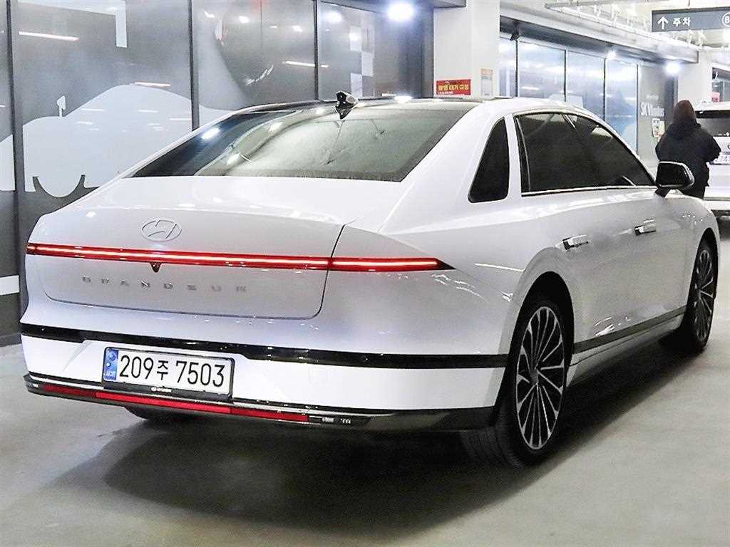 HYUNDAI Grandeur - Vista 4