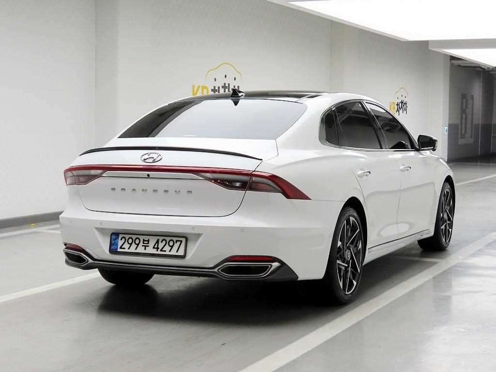 HYUNDAI Grandeur - Vista 4