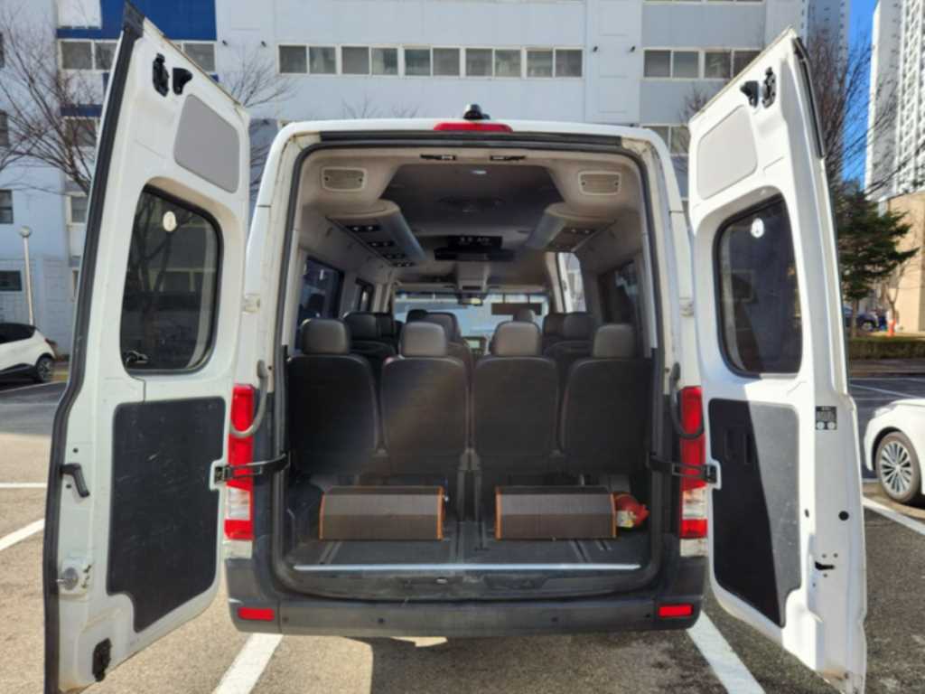 HYUNDAI Solati - Vista 5