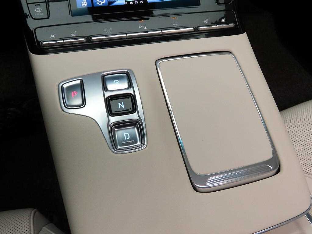 HYUNDAI Grandeur - Vista 10