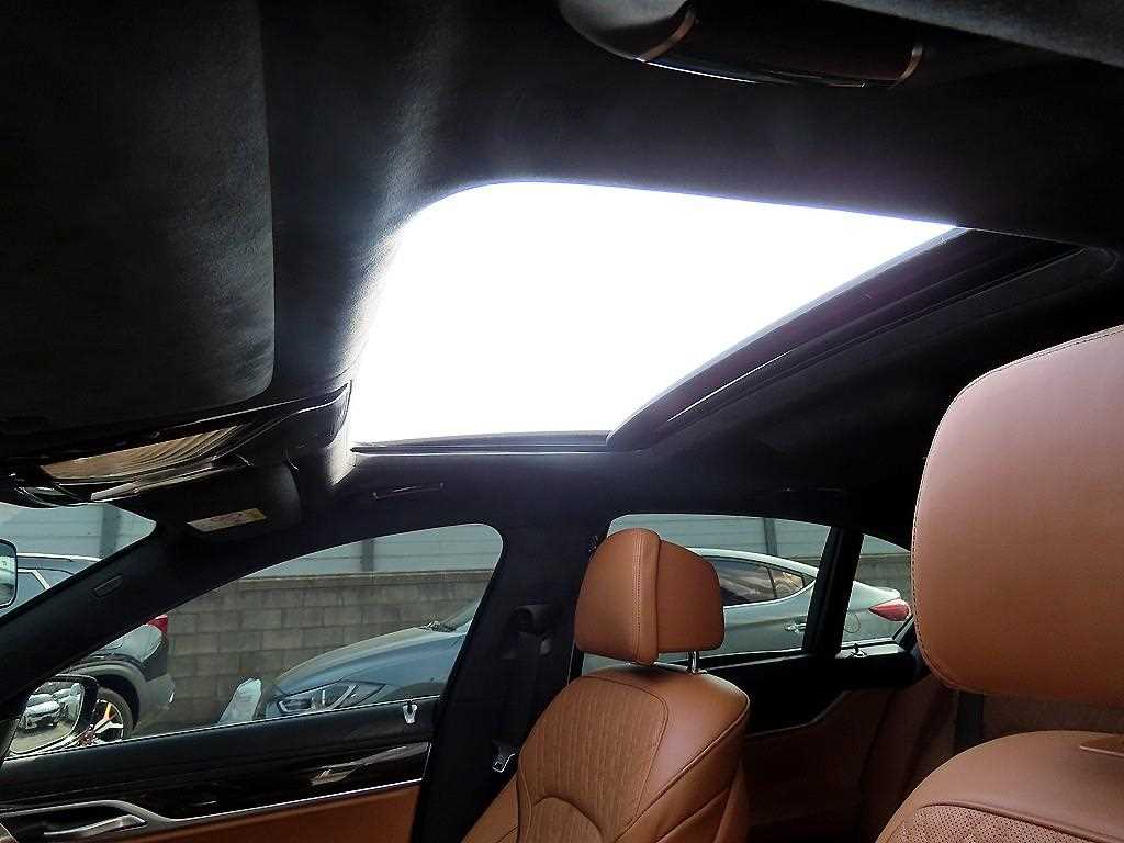 BMW 7 Series 2021 Negro - Importación desde Corea - HF Imports Iquique - Foto 17