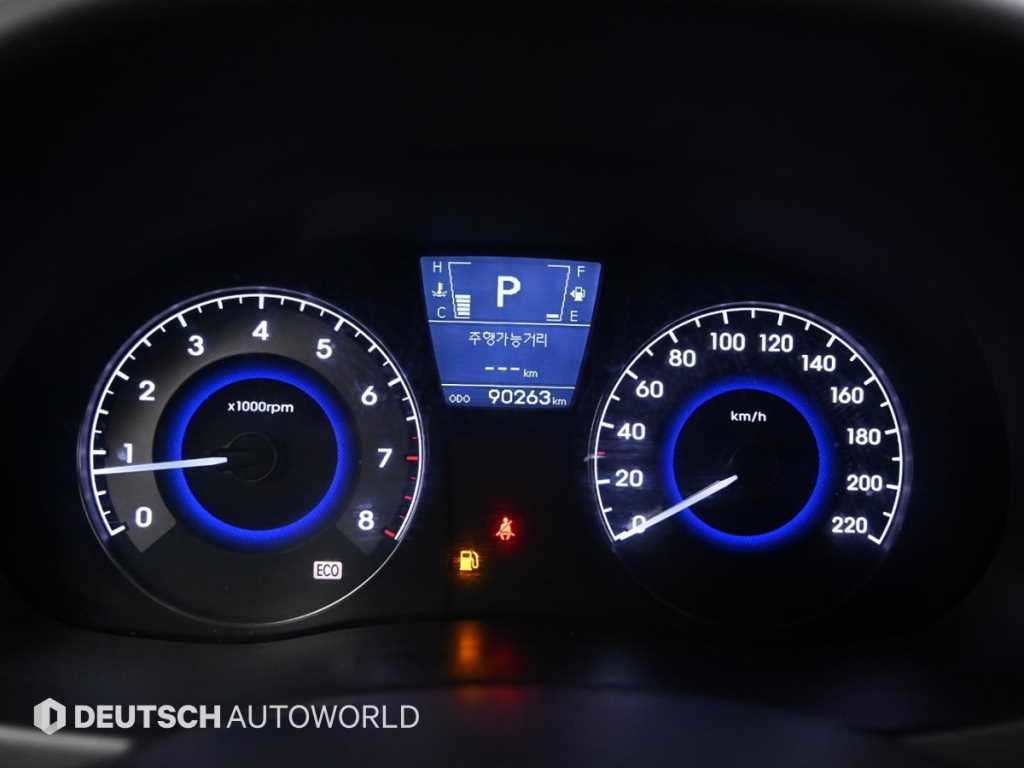 HYUNDAI Accent - Vista 8