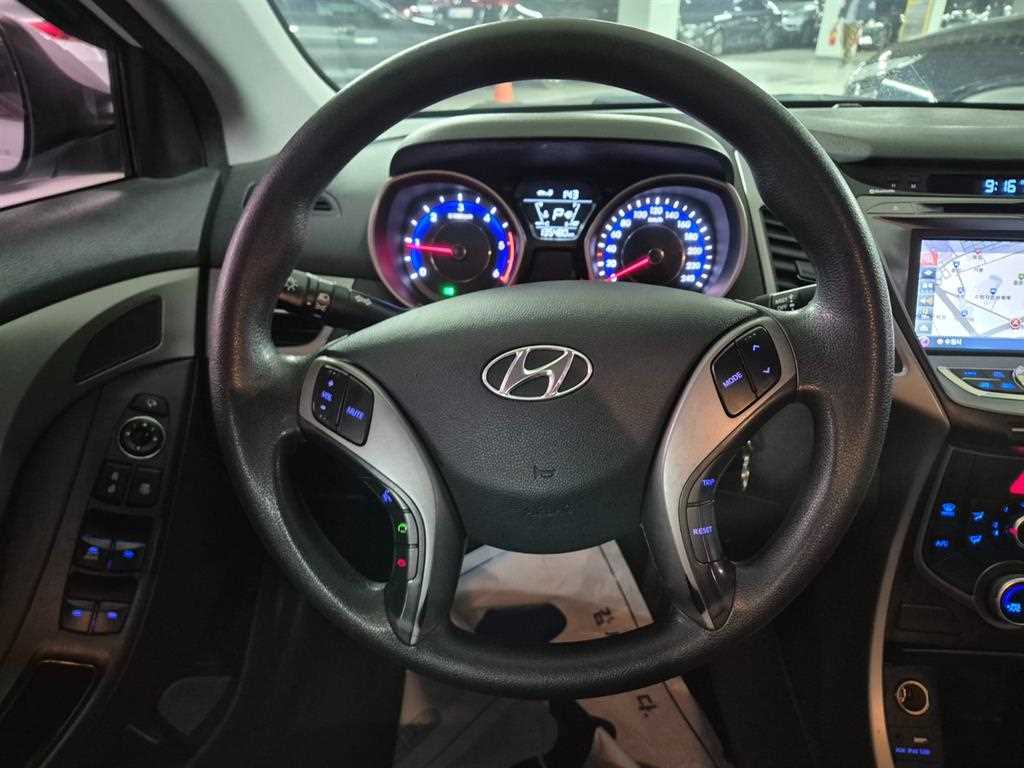 HYUNDAI Avante 2014 Blanco - Importación desde Corea - HF Imports Iquique - Foto 14