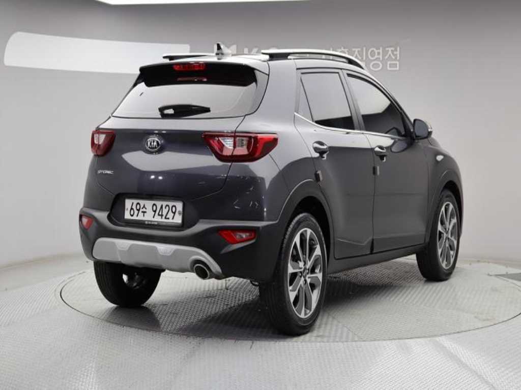 KIA Stonic - Vista 4