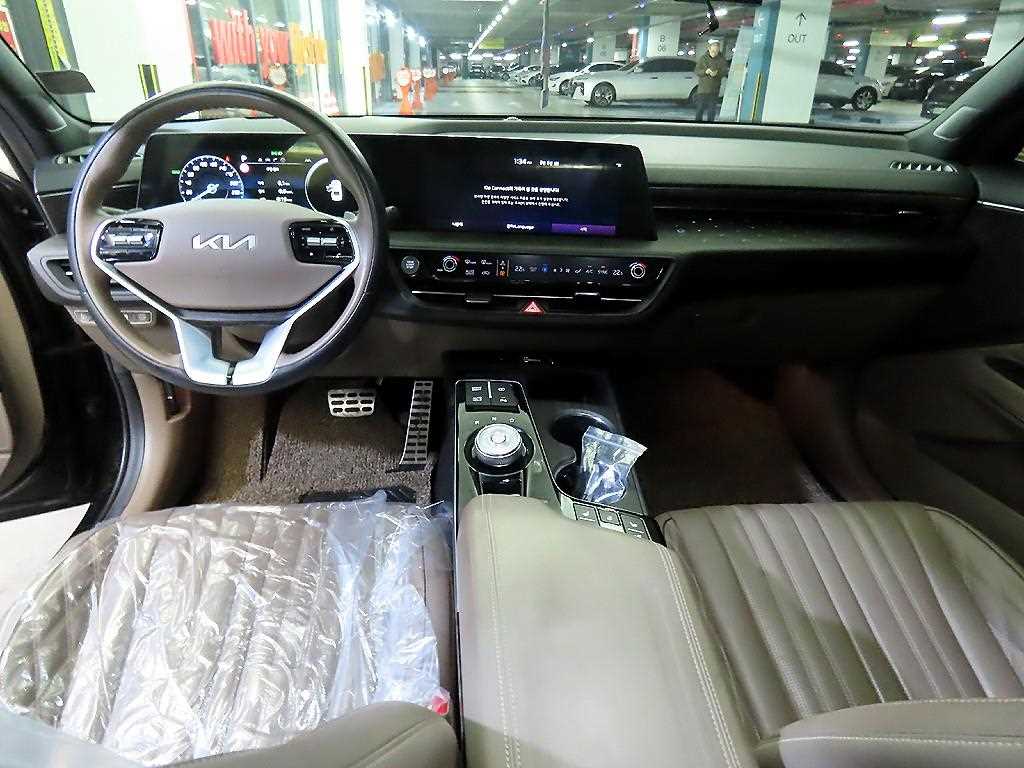 KIA K8 - Vista 10