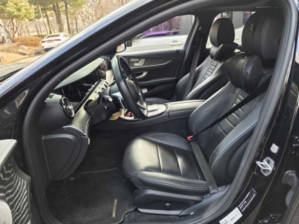 Mercedes Benz E class - Vista 8