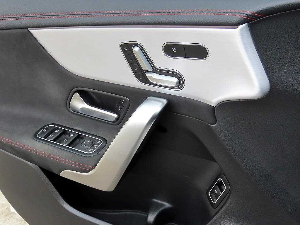 Mercedes Benz CLA Class - Vista 12