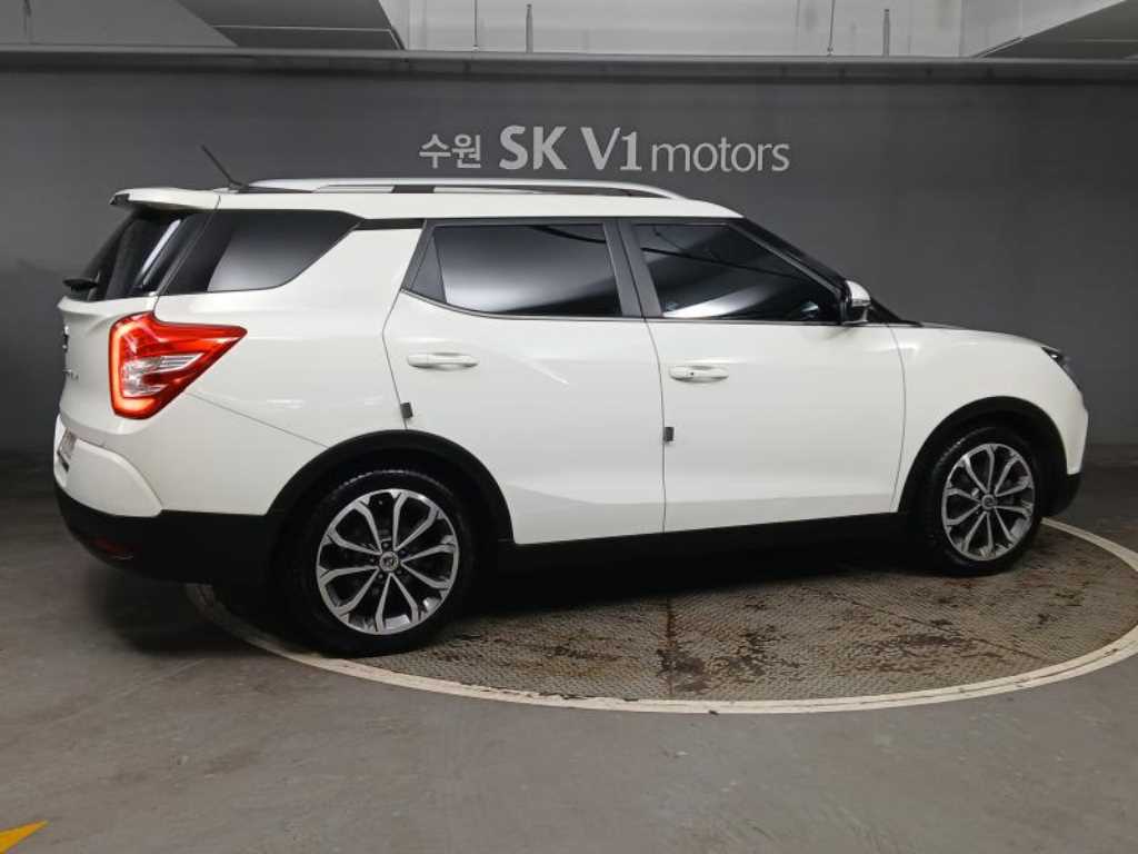 Ssangyong Tivoli - Vista 4