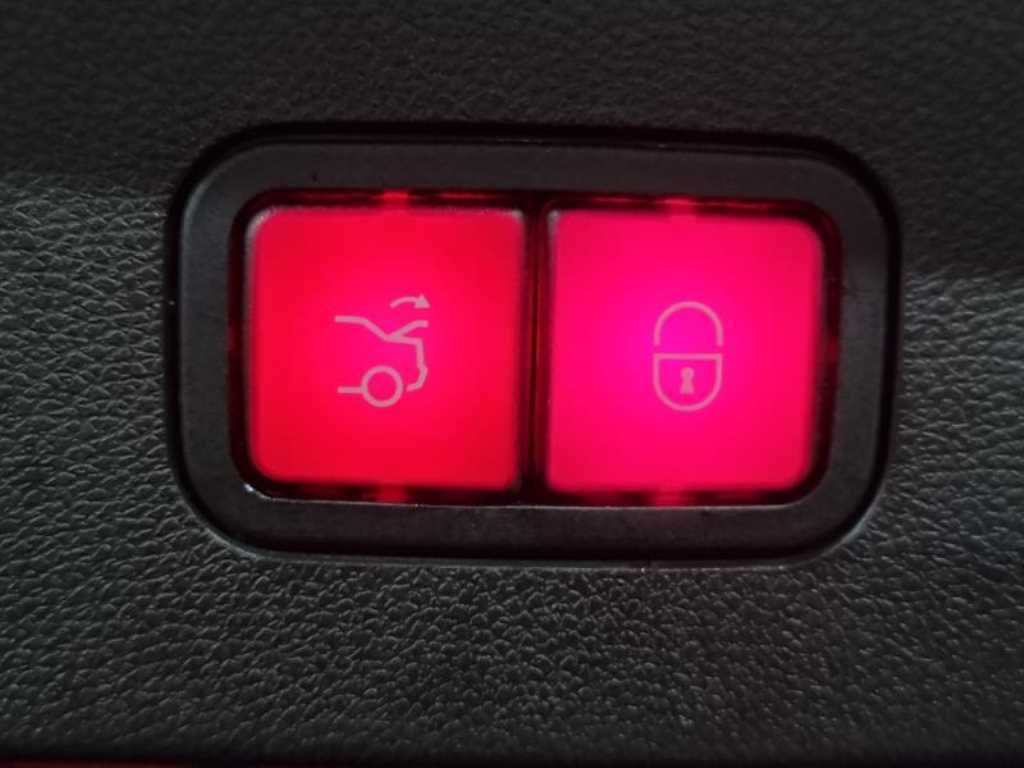 Mercedes Benz E class - Vista 5