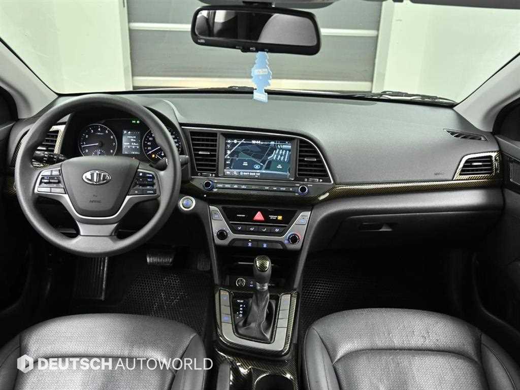 HYUNDAI Avante - Vista 8