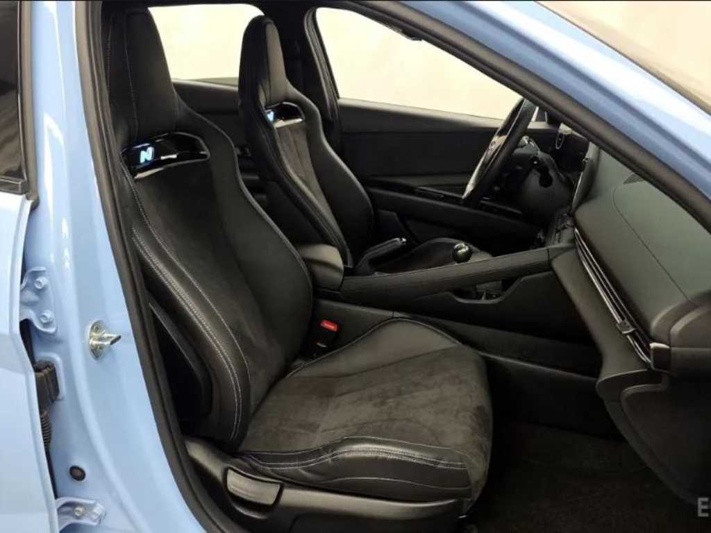 HYUNDAI Avante - Vista 11