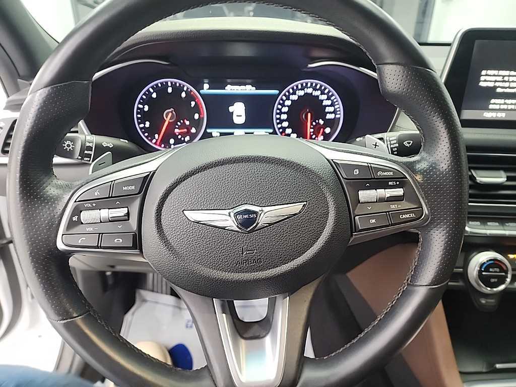 Genesis G70 - Vista 9