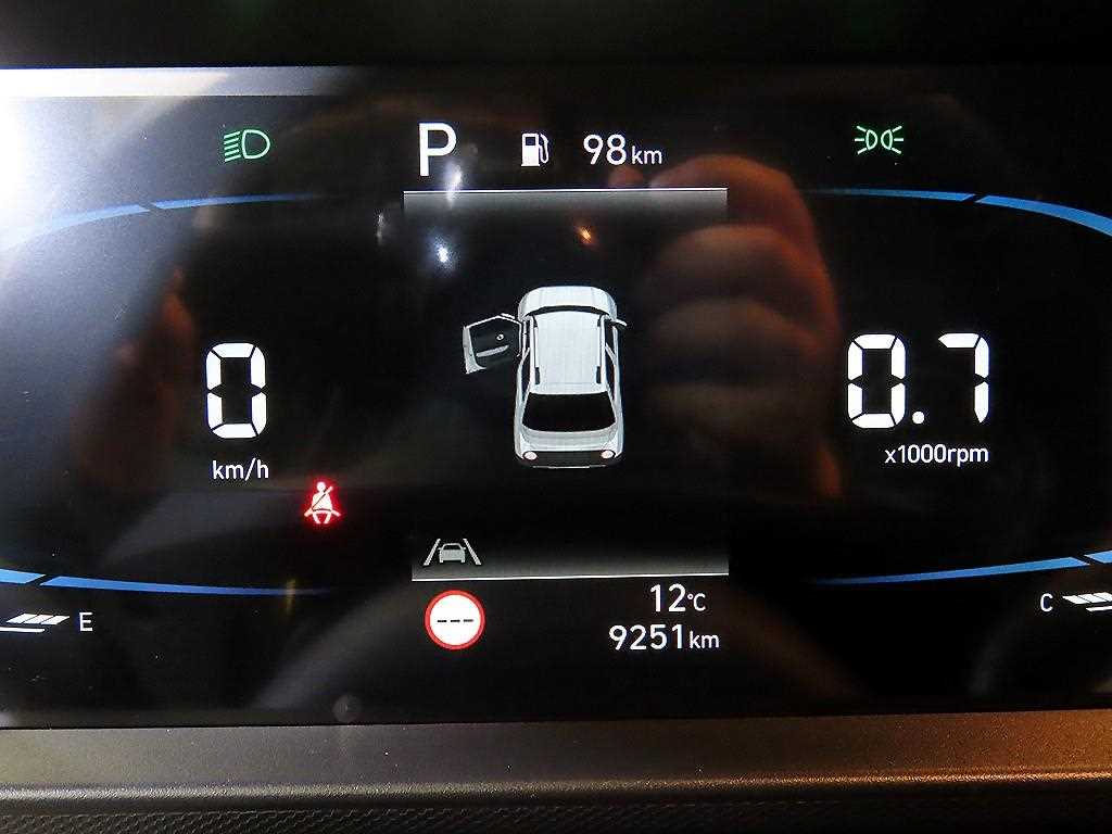 HYUNDAI Casper - Vista 9