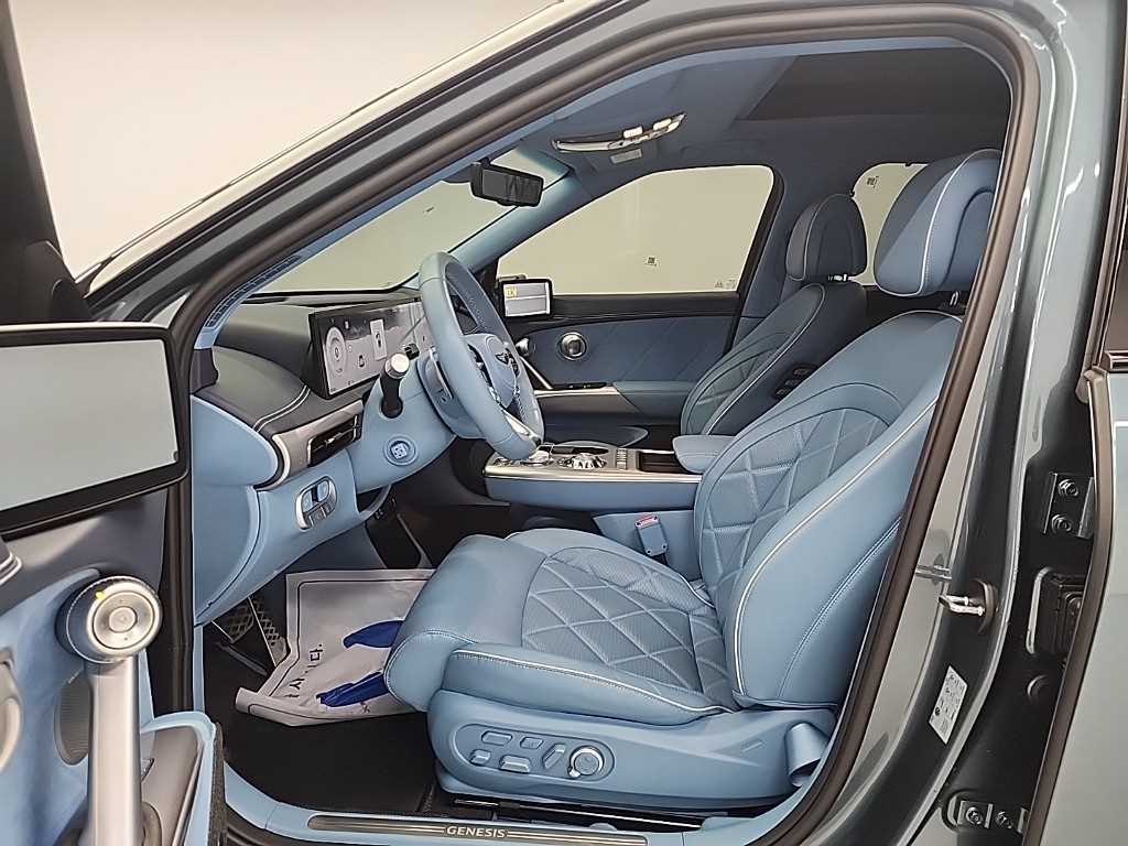 Genesis GV60 - Vista 11