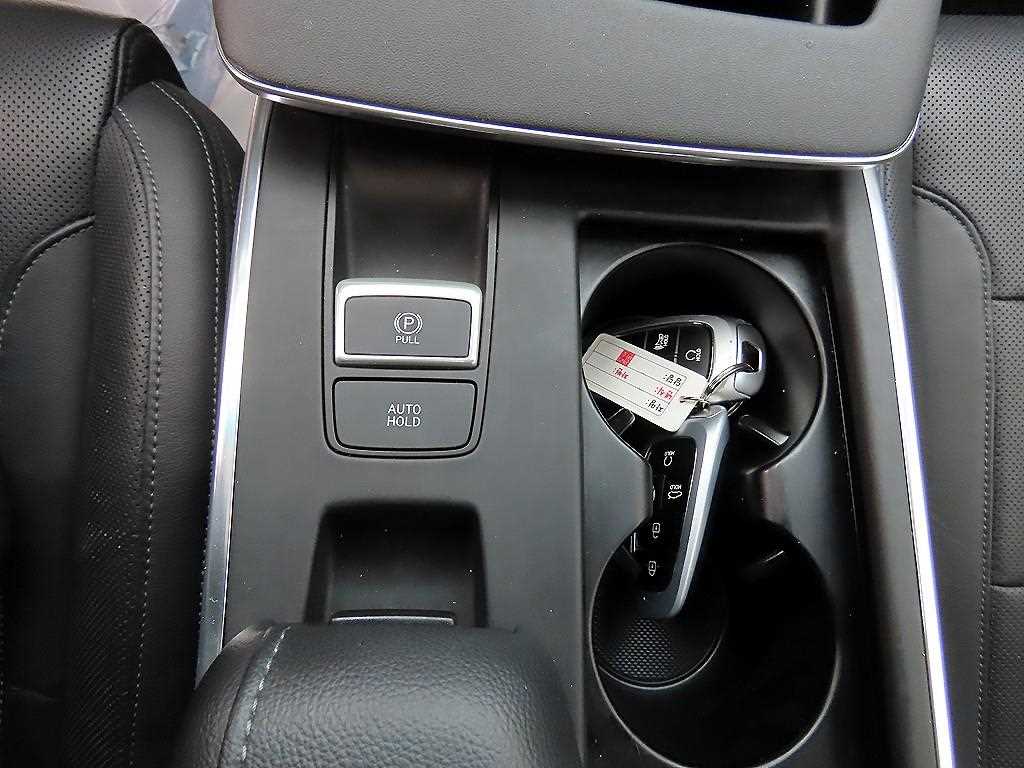 HYUNDAI Grandeur - Vista 12