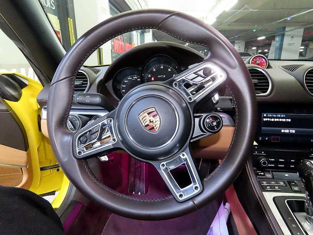 Porsche 718 - Vista 10