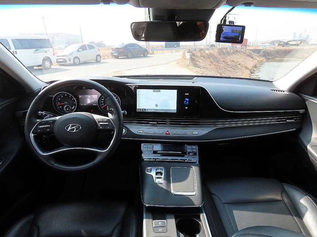 HYUNDAI Grandeur - Vista 9