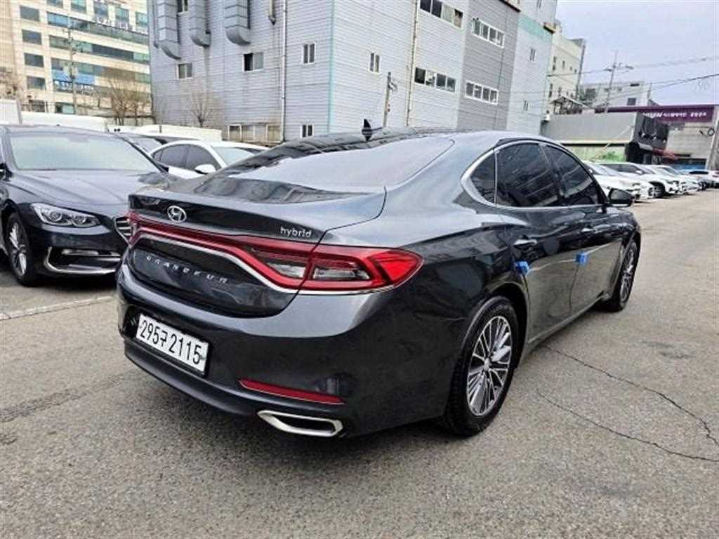 HYUNDAI Grandeur - Vista 4