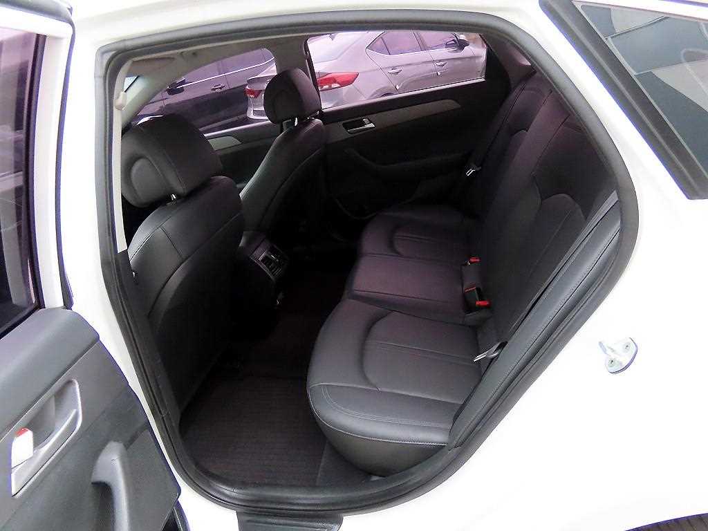 HYUNDAI Sonata - Vista 6