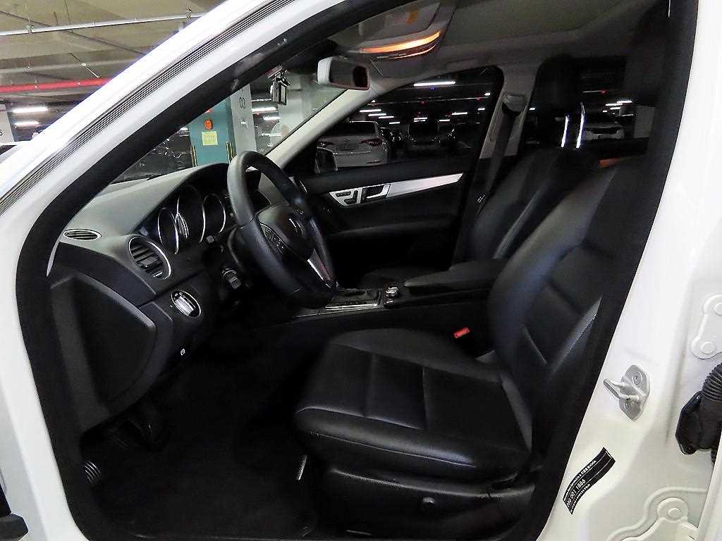 Mercedes Benz C Class - Vista 6