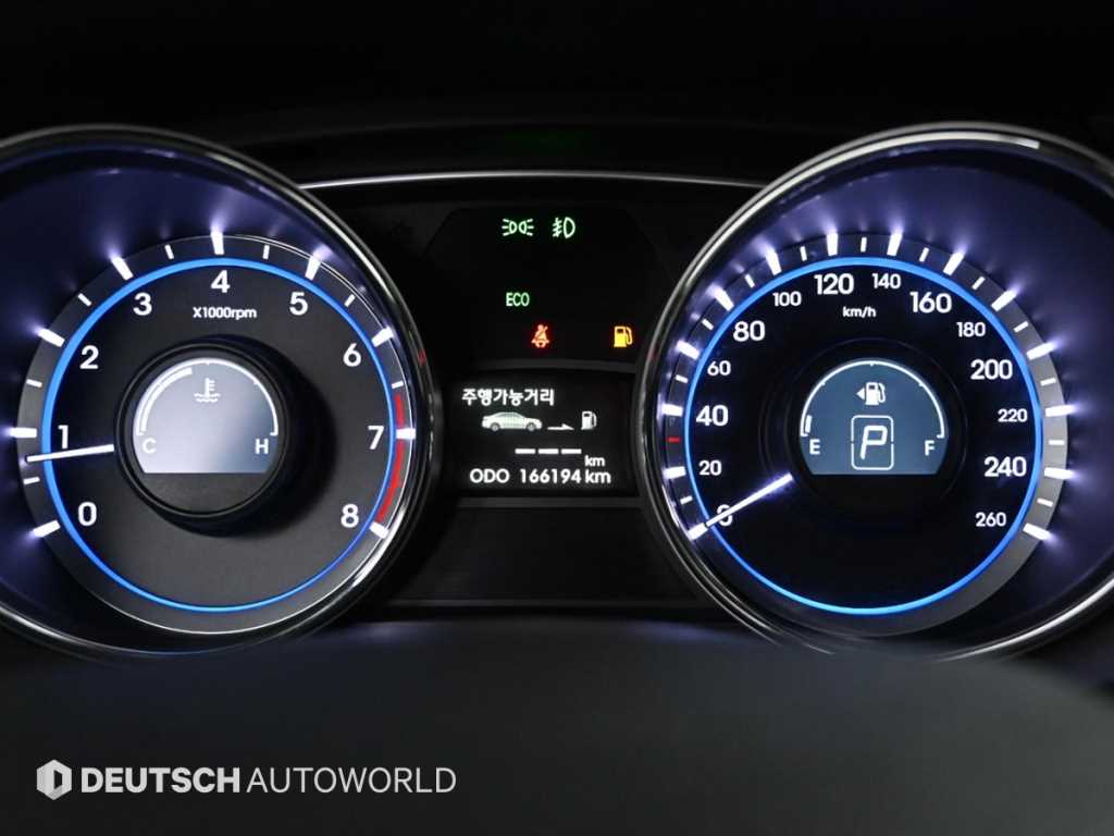 HYUNDAI Sonata - Vista 8