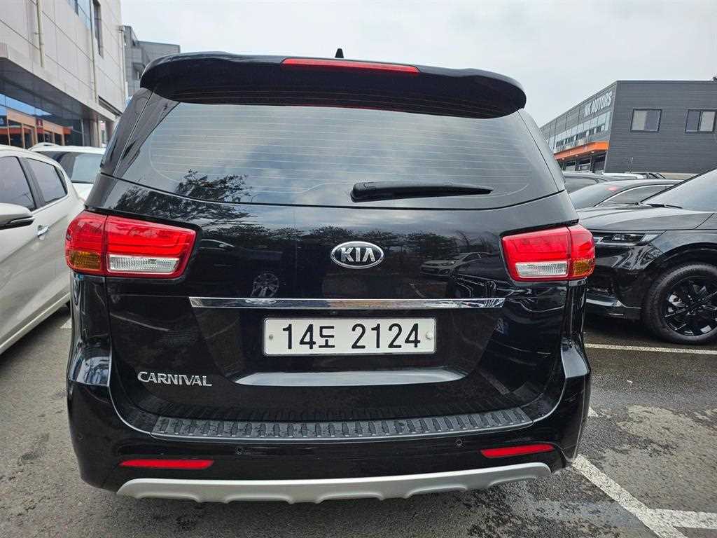 KIA Carnival - Vista 3