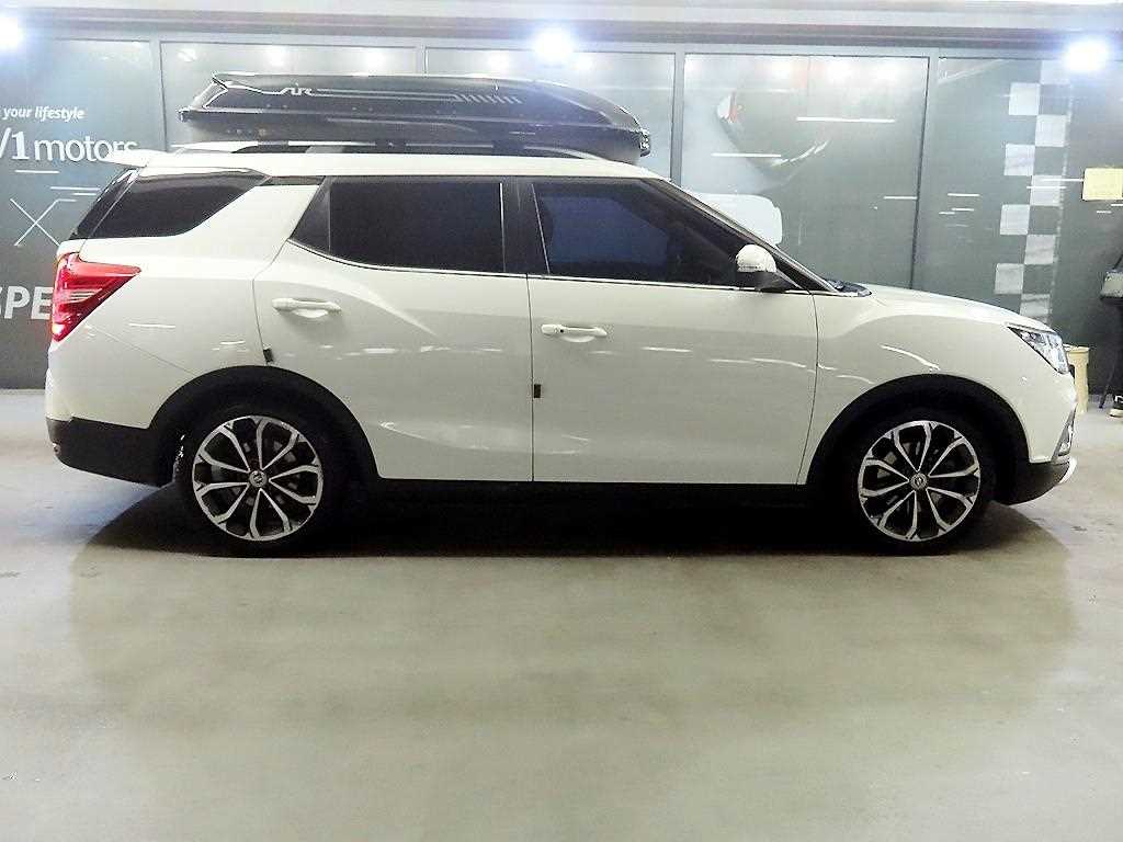 Ssangyong Tivoli - Vista 3